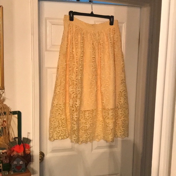 H&M sunflower yellow lined maxi crochet skirt size US 12 gently used condition. - Picture 3 of 7
